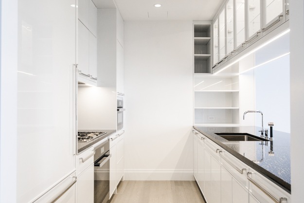 11Meticulous kitchens, vanities & medicine cabinets on the upper east side.